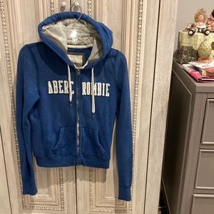 Women’s Abercrombie sweatshirt